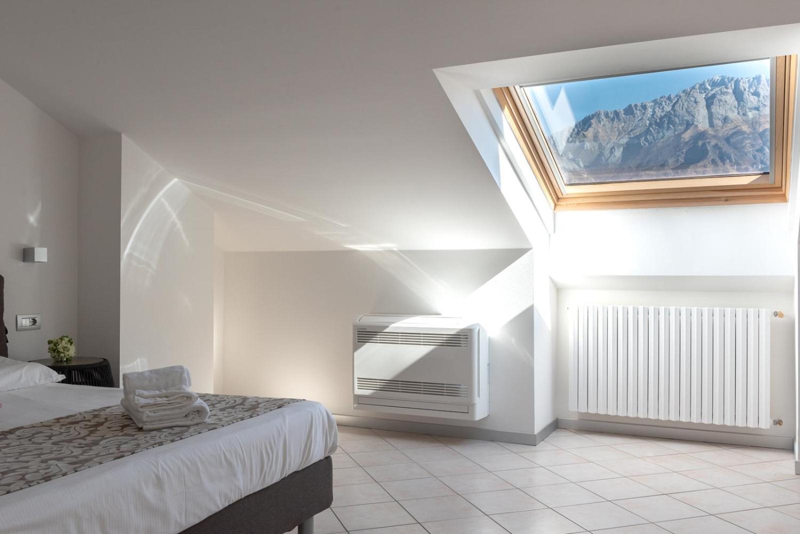 Villa Vittoria With Private Heated Pool & Shared Sauna - Bellagio Village Residence Oliveto Lario Eksteriør billede